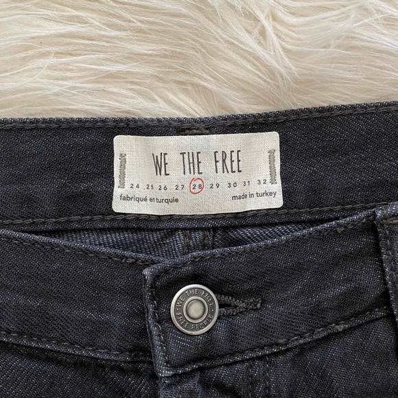 Free People We The Free Black Distressed Maggie Mid-Rise Straight-Leg Jeans - Picture 11 of 12